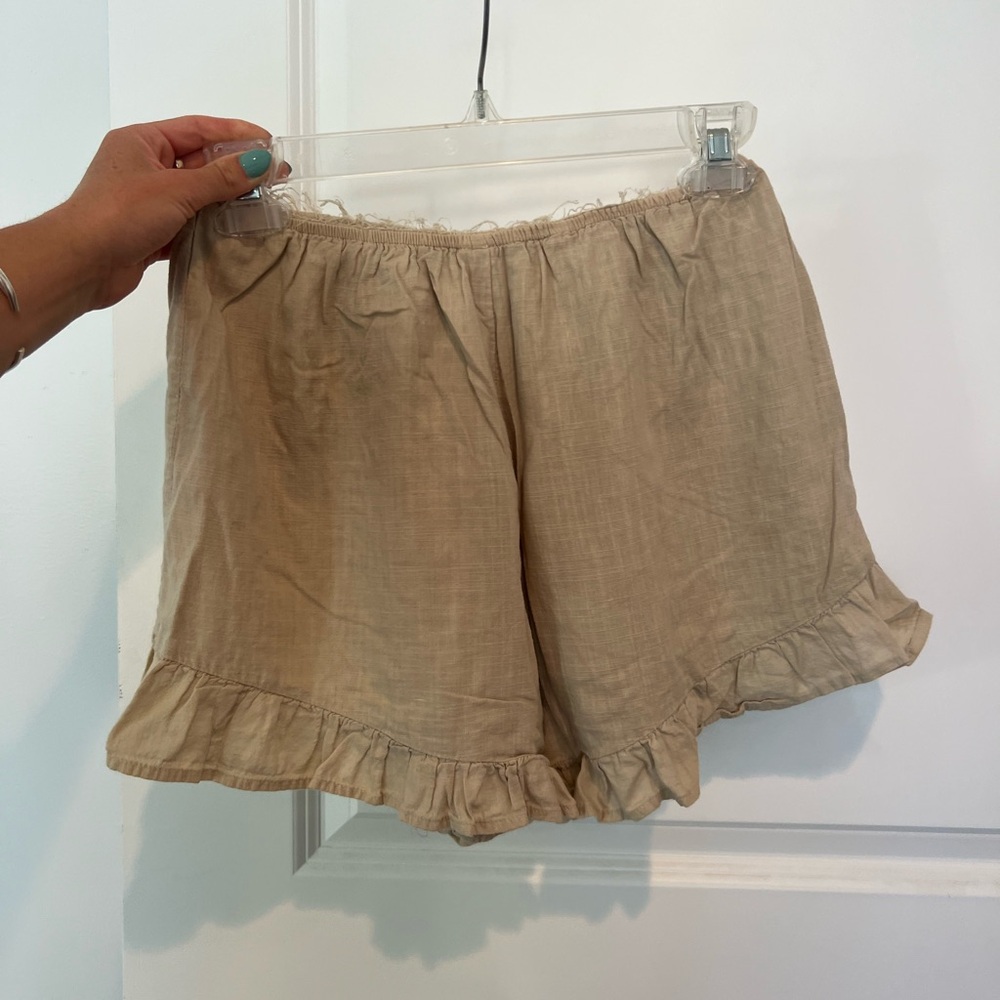 Women's Tan Ruffle Hem Shorts